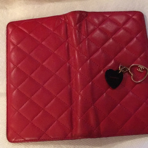 Special Authentic Red Chanel Wallet - Picture 8 of 8